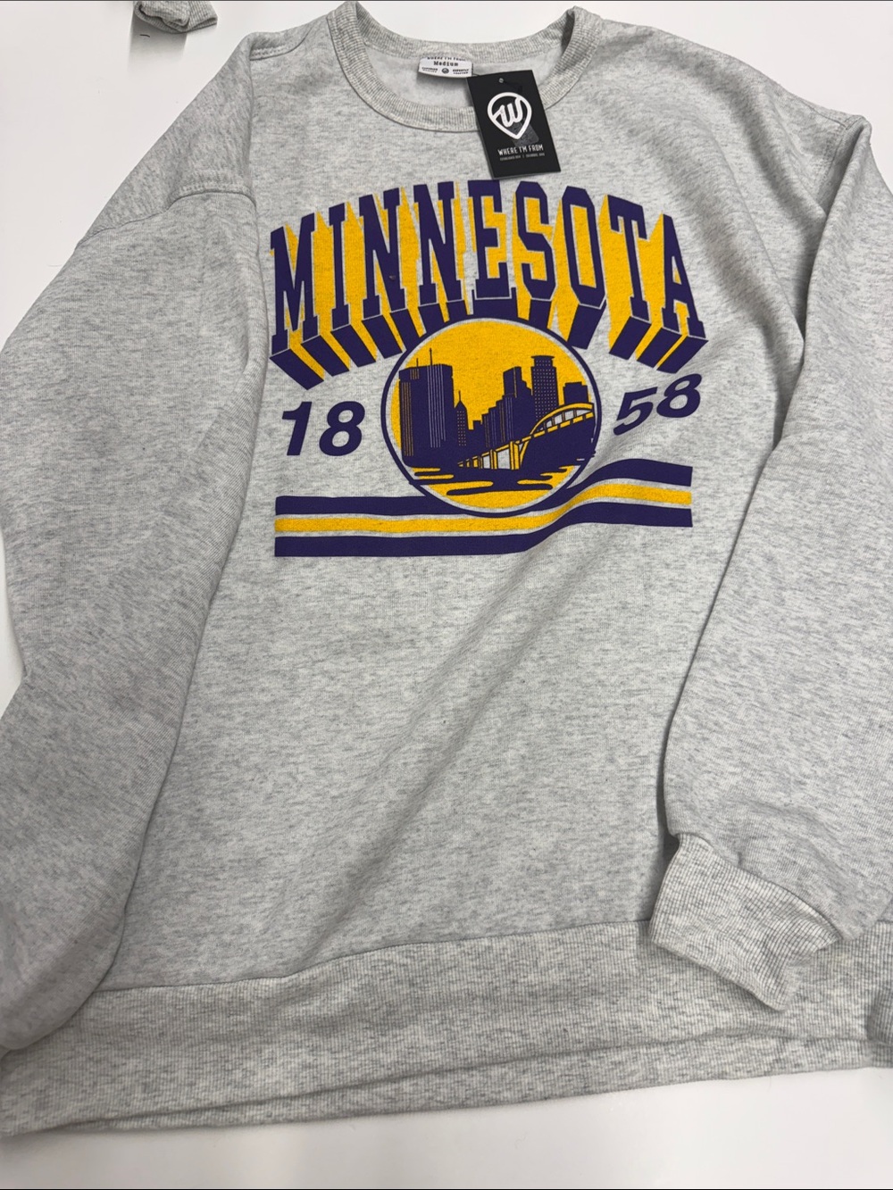 NEW Minnesota Graphic Crewneck Sweatshirt Medium